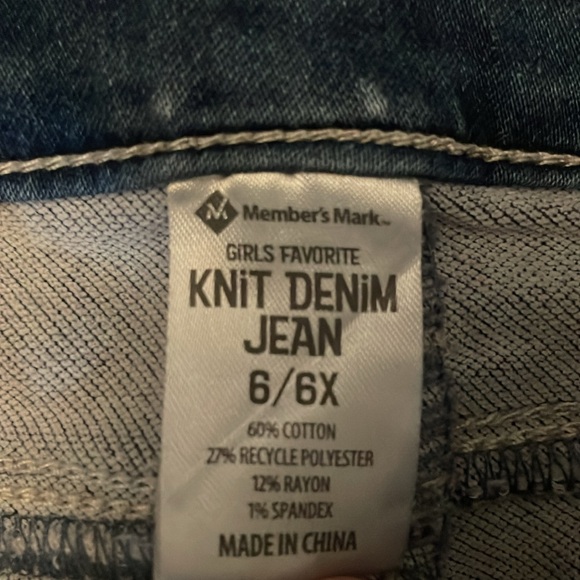 Bundle of Girls Jeans (with belts) Size 6-7 - Picture 4 of 7